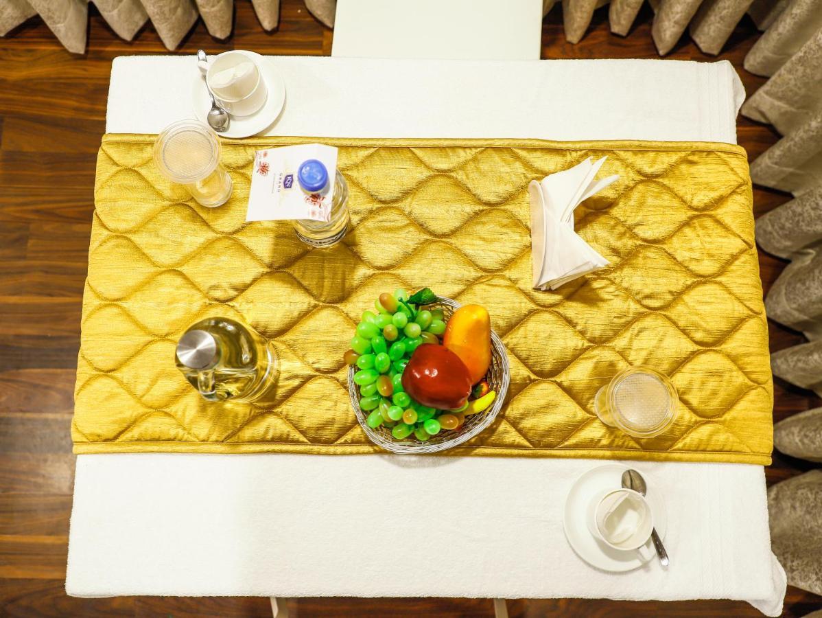 Hotel Rn Grand Vidzsajavádá Kültér fotó