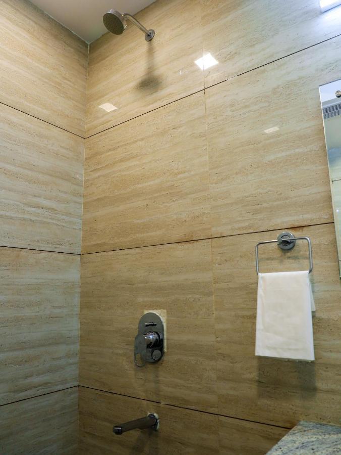 Hotel Rn Grand Vidzsajavádá Kültér fotó