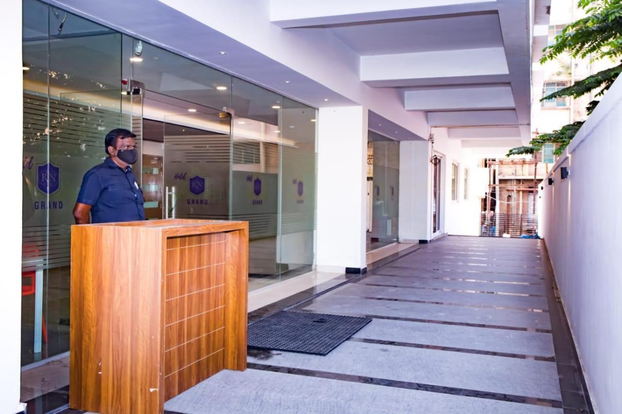 Hotel Rn Grand Vidzsajavádá Kültér fotó