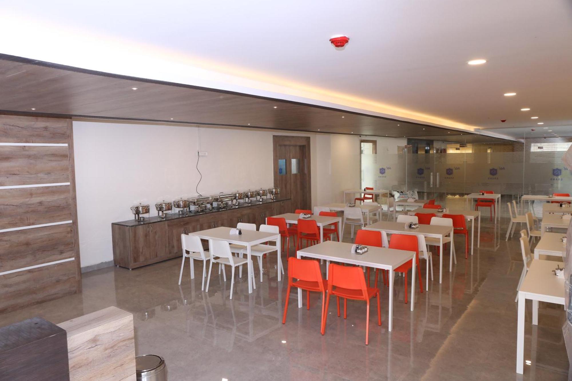 Hotel Rn Grand Vidzsajavádá Kültér fotó